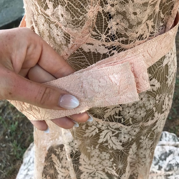 1920’s Spiderlace Peach Gown - Picture 6 of 11